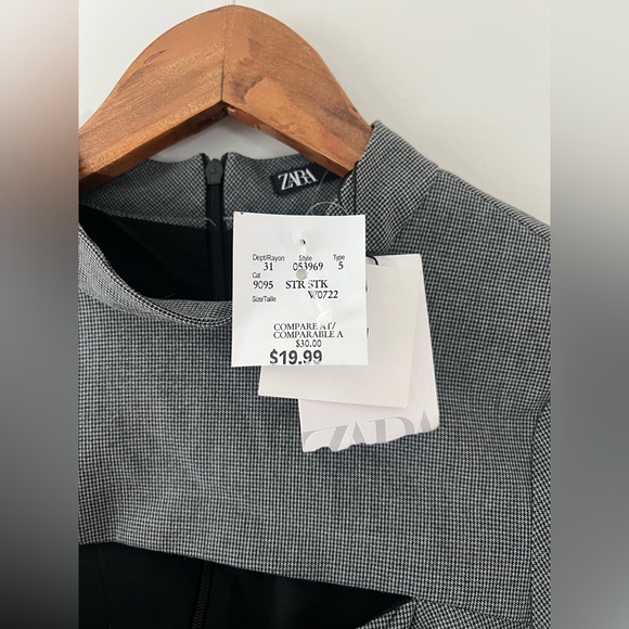 Very classy! Would look great with tights. Never worn. Zara. Very short! - Picture 3 of 4